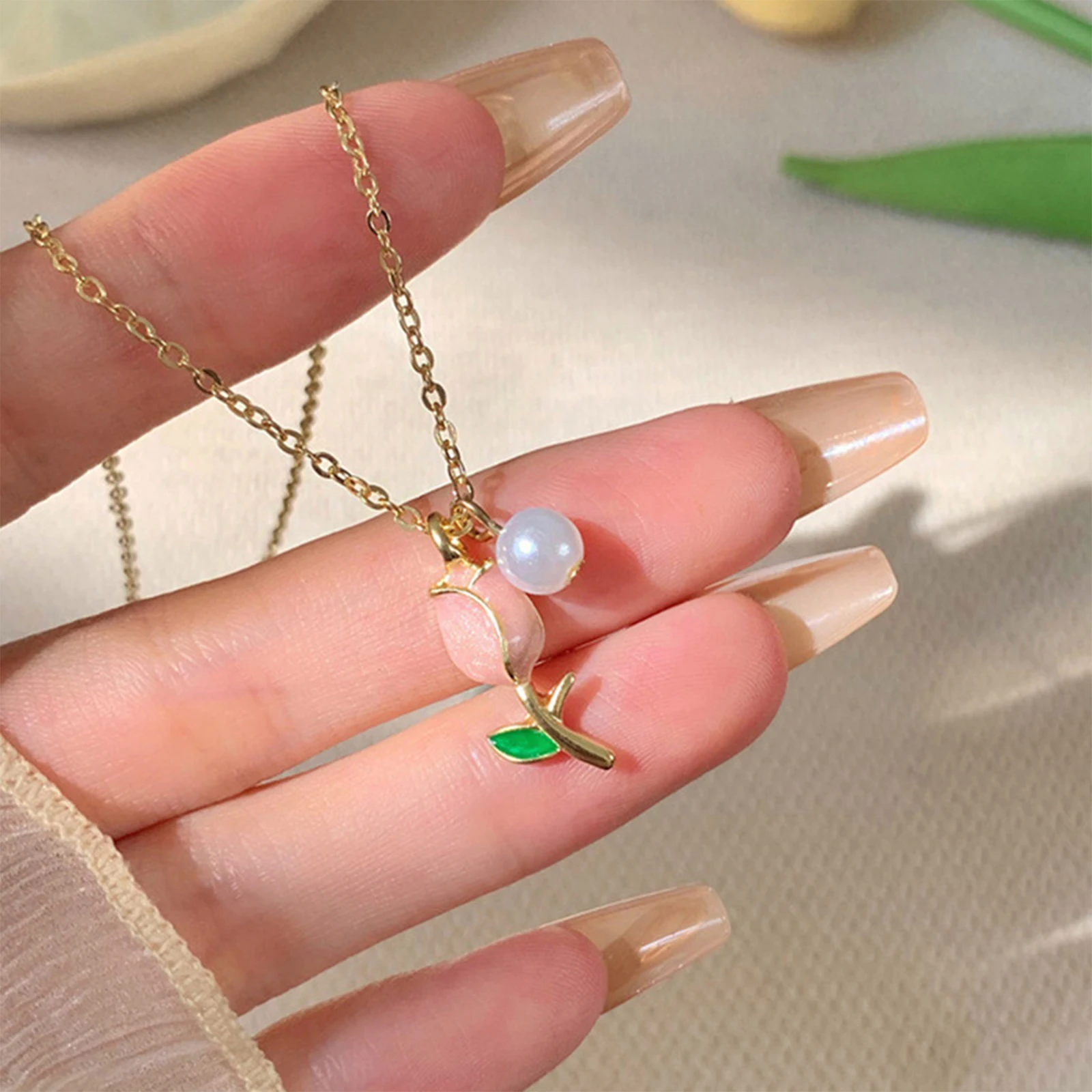 Elegant Tulip Flower Pearl Necklace For Women Temperament Tulip Pendant Clavicle Chain Choker Necklace Wedding Jewelry Gift