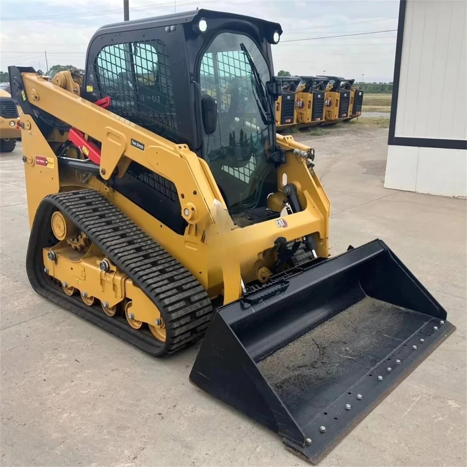 Pala cingolata cingolata Binario in gomma Secchio multifunzionale 4 in 1 alimentato a diesel con forchetta per paesaggistica a terra morbida