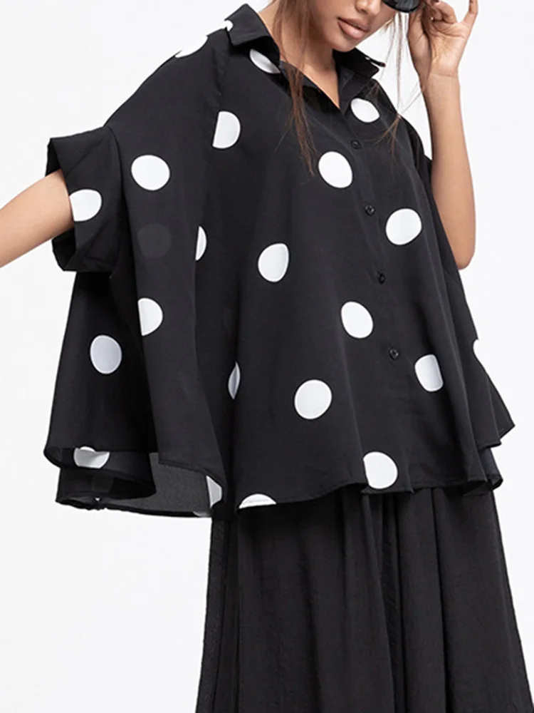 [EAM] Women Black Big Size Dots Causal Blouse New Lapel Half Sleeve Loose Fit Shirt Fashion Tide Spring Autumn 2024 1DE7714