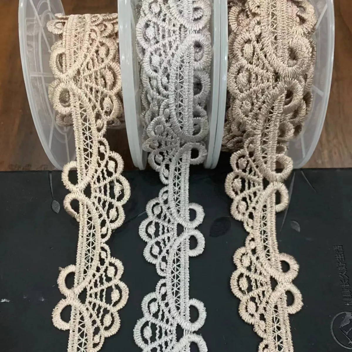 vendita all'ingrosso accessori in pizzo largo 3,2 cm, accessori in pizzo solubile in acqua, accessori di abbigliamento, tende, decorazione gonna