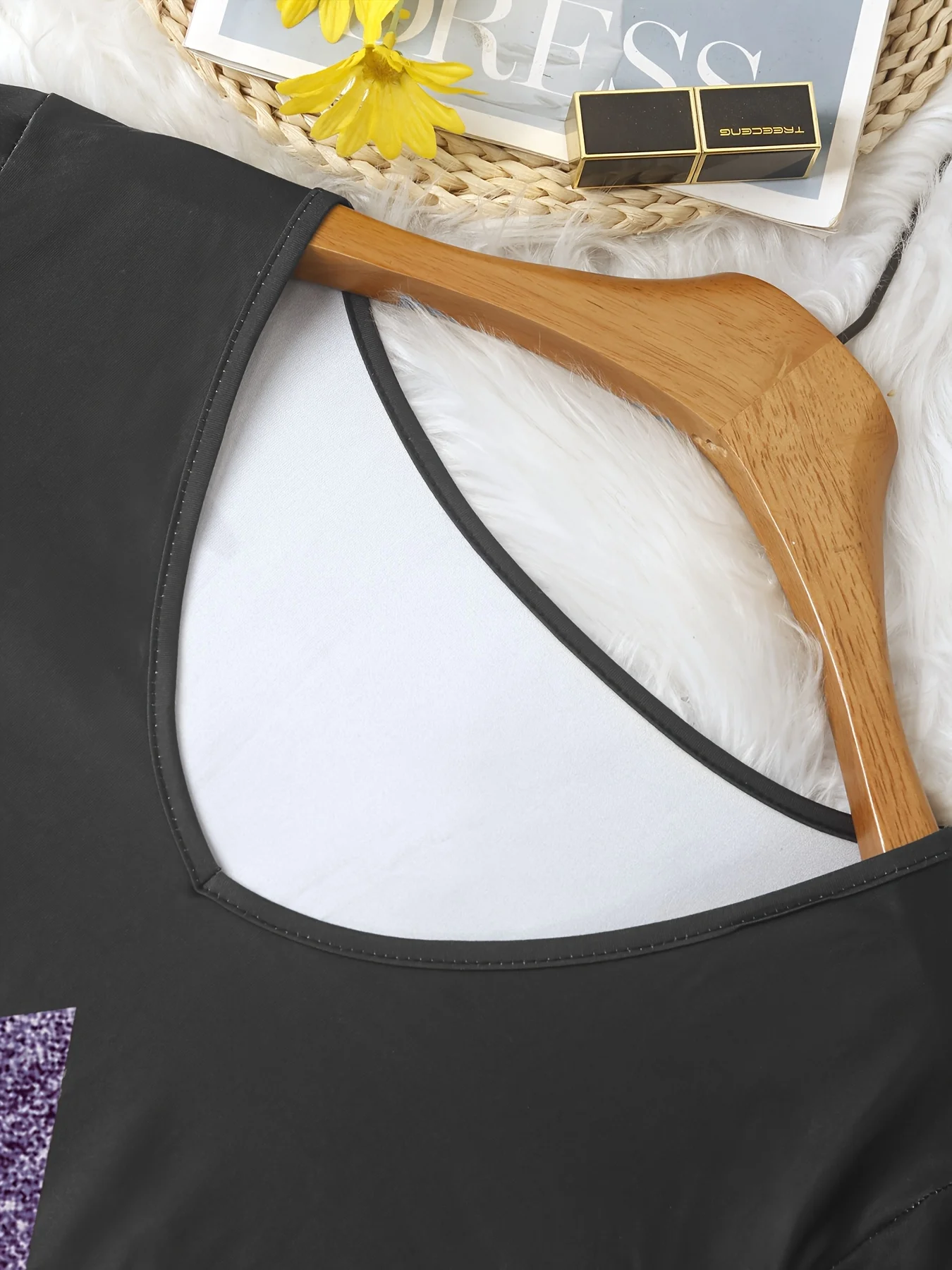 Stilvoller Damen-Pullover in Übergröße mit V-Ausschnitt und elegantem geometrischem Muster für den Alltag – Detail 9