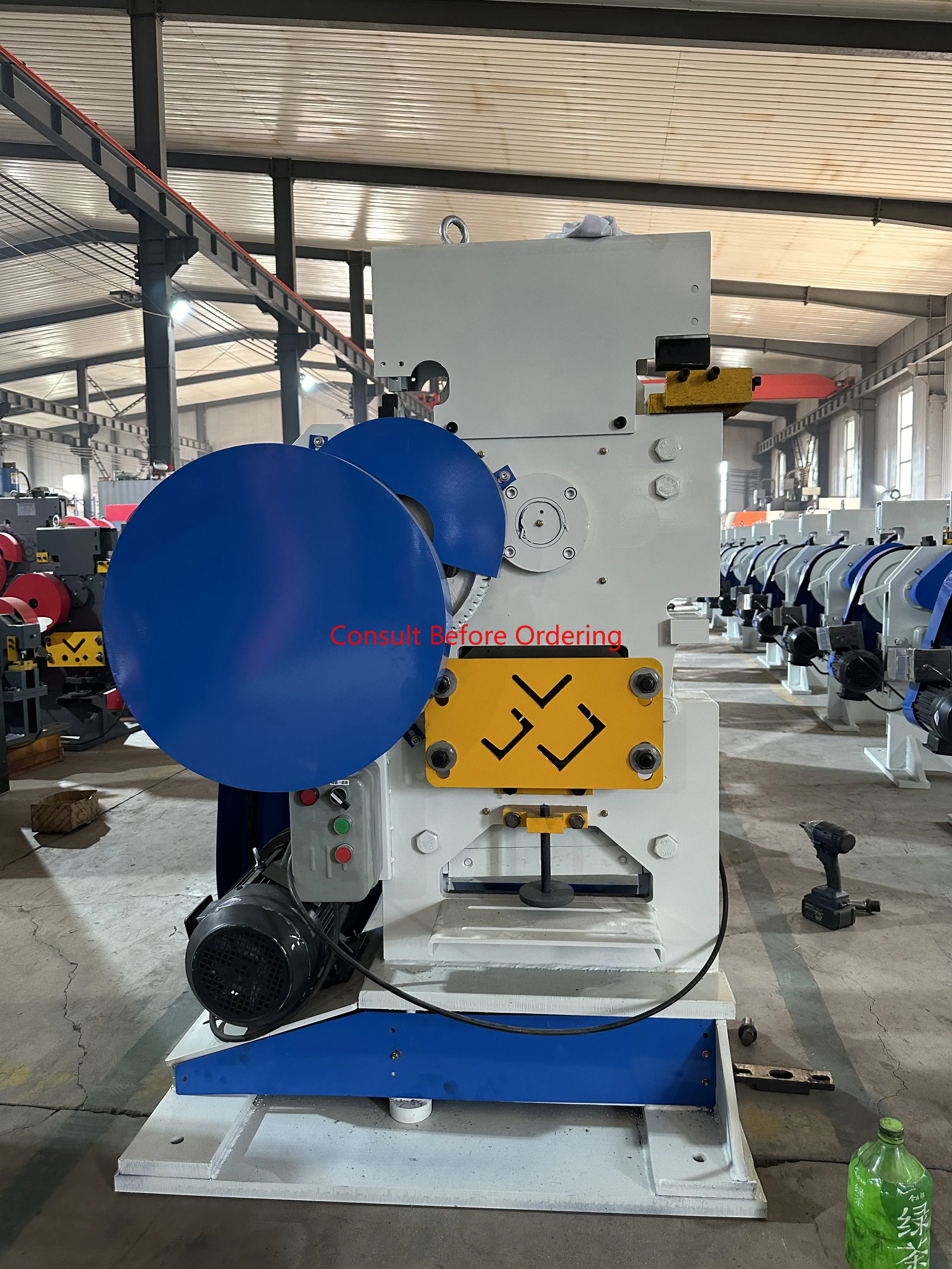 Multi-station Hydraulic Ironwork Machine, Metal Sheet Ironwork Hydraulic Combined Punching and Shearing Machine