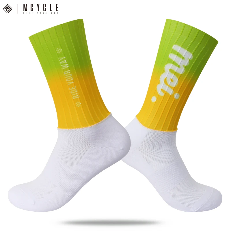 Mcycle Wholesale Gradient Color Aero Sport Socks Seamless Anti-Slip Bicycle Bike Socks Summer Bicycle Riding Cycling Socks