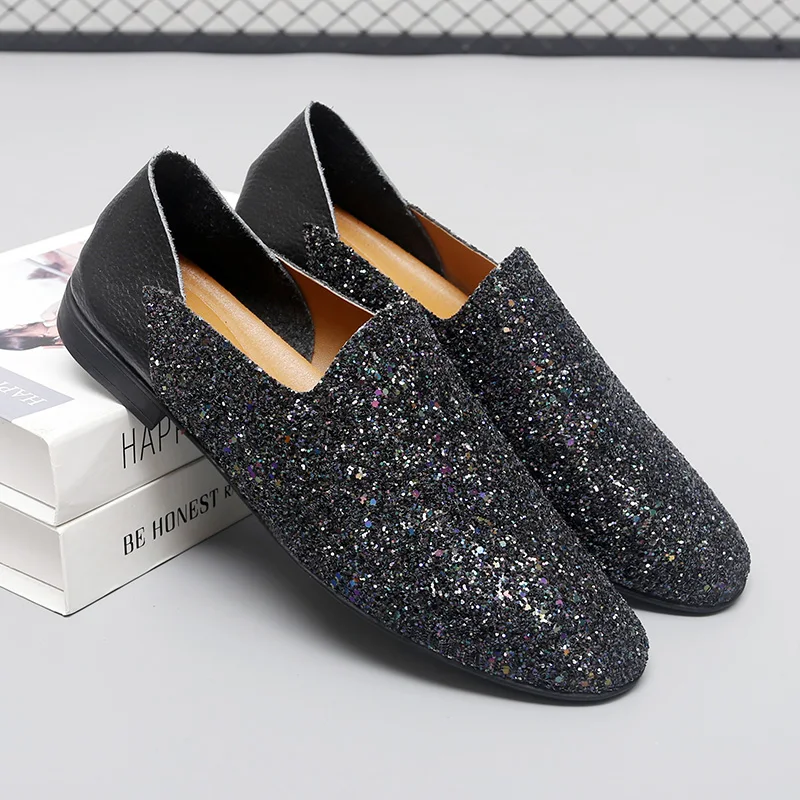 

Men Loafers Are Casual Fashionable and Lightweight. Sequins Are Breathable Soft Suitable for Young People To Wear