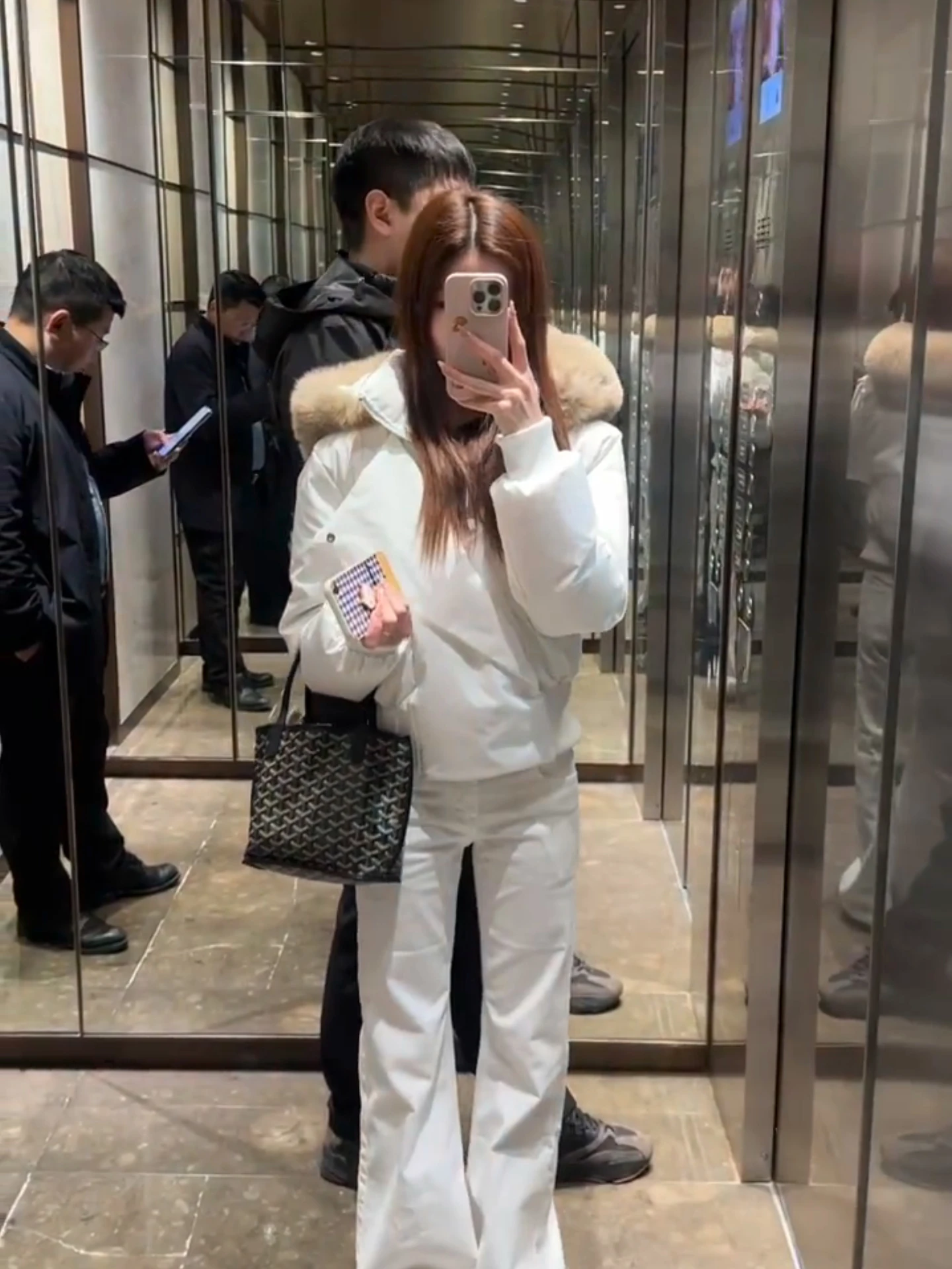 Thickened down Cotton Jacket Women's Winter Warm Unique Beautiful Hat Coat Large Fur Collar Short Style Commute Korean Version