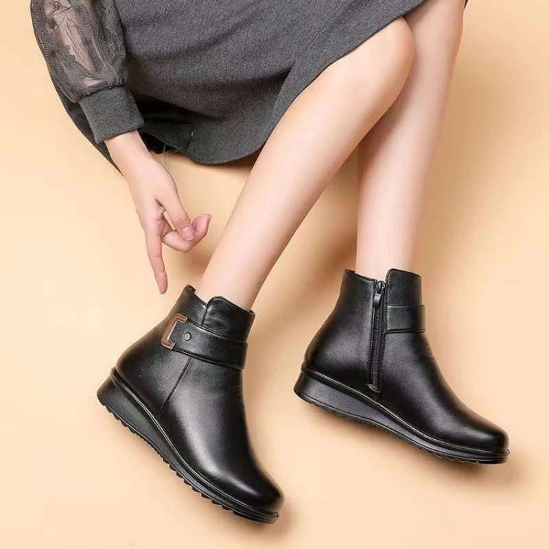 Winter Mum Cotton Shoes Padded Flat Bottom Non-slip Warm Short Boots Women Side Zipper Metal Decoration Soft Sole Comfort Flats