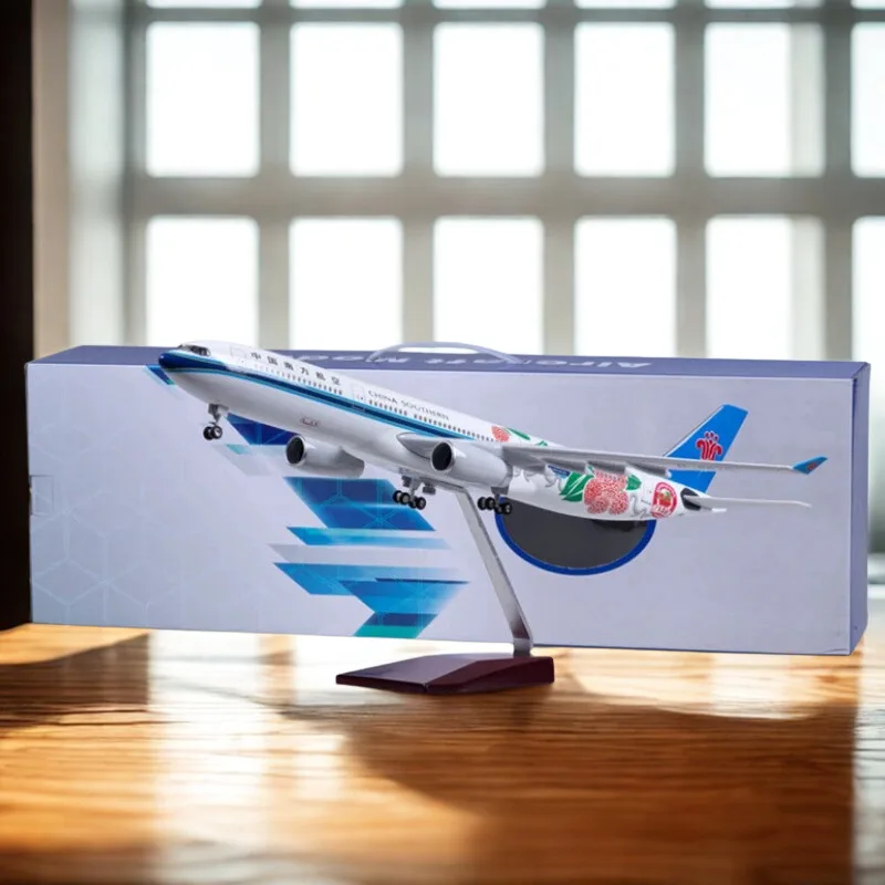 

Air China Southern Airlines Lychee A330 330 1:135 Scale 47CM With Lights And Wheel Die-cast Resin Plastic Plane Model Decoration