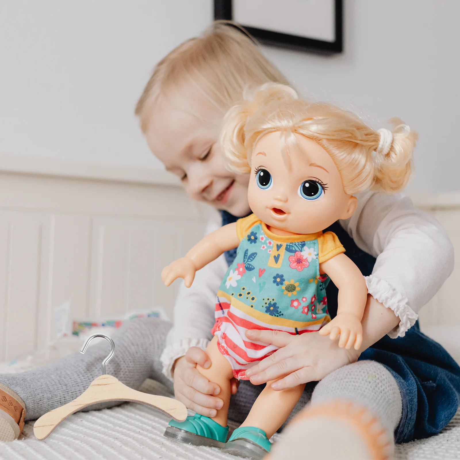 10 قطعة شماعة خشبية صغيرة 7.5 سنتيمتر تصميم بسيط أنيق لغرفة مصغرة مرتبة رف شاشة أساسي Bjd الملابس المنظم #6