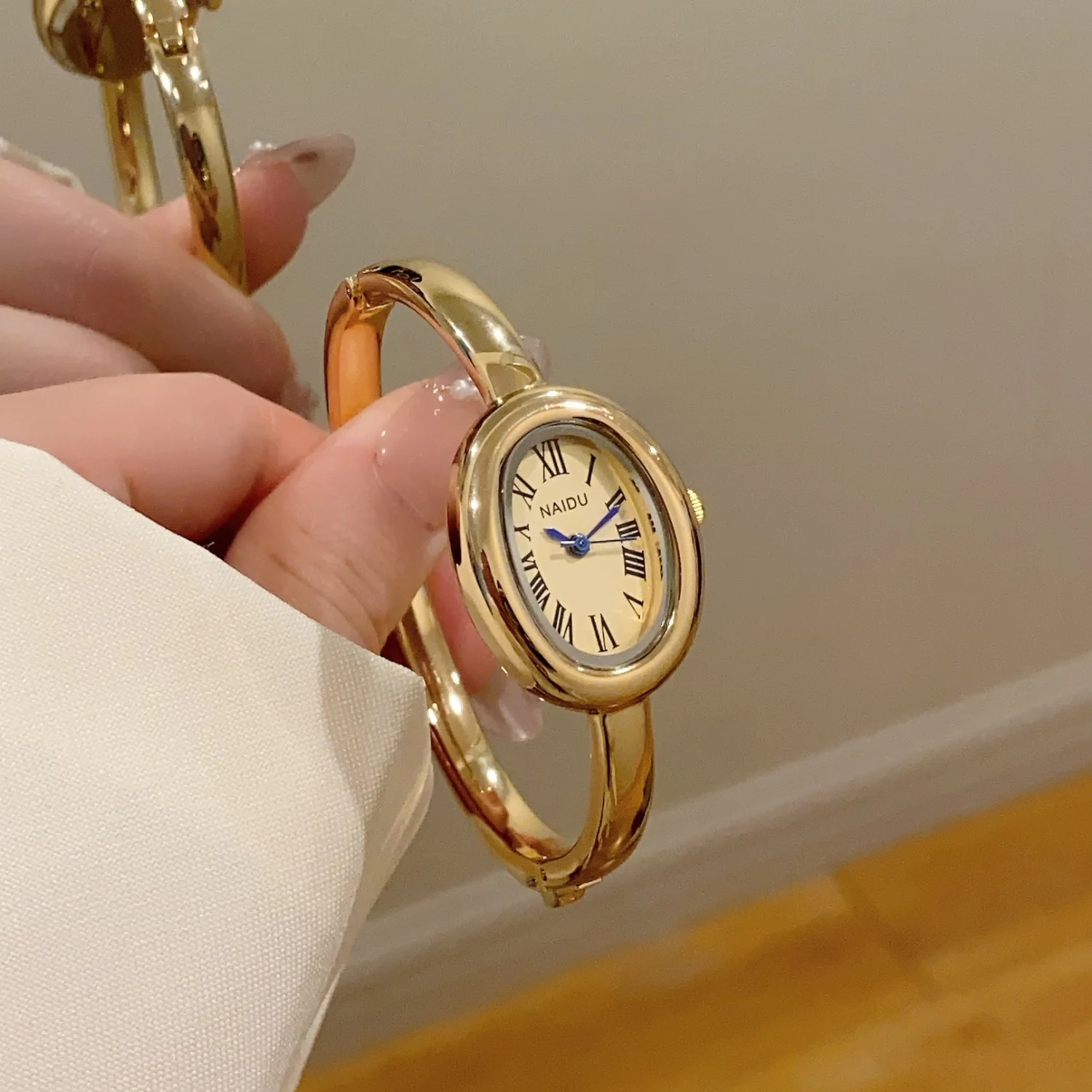 

Elegant Oval Roma Dial Woman Quartz Watch Fashion Gold Bracelet Watches for Women Female Clock Wristwatches relogio feminino