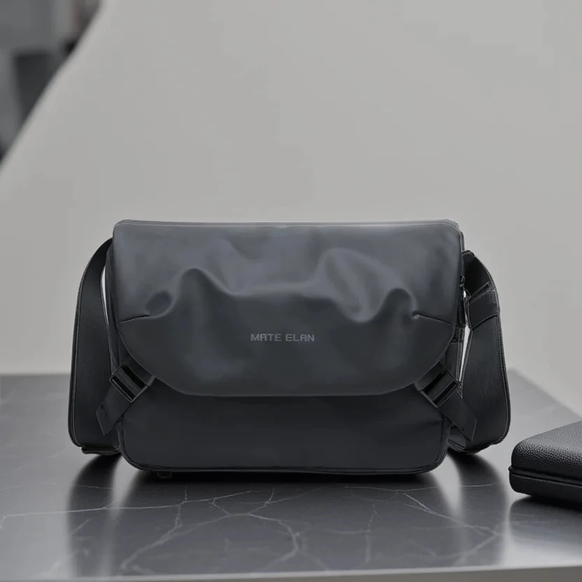 Waterproof Crossbody Bag Men Large Capacity 15 inch Laptop Fashion Shoulder Bag Solid Black Light Portable Anti-theft Zipper Bag