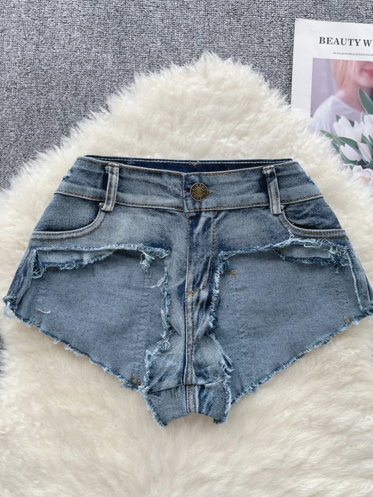 

Sexy Hollow Design Sexy Short Jeans Shorts Women's Low Waist Versatile Hot Pants Bar Nightclub Style Summer Casual Shorts