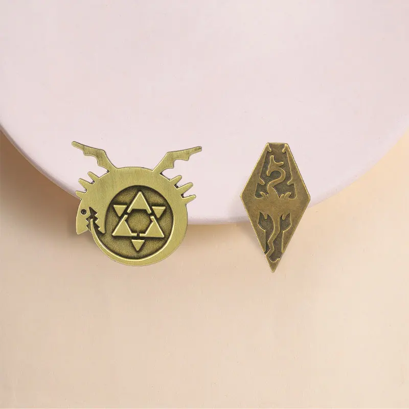 Pin de esmalte con diseño de dragón de bronce antiguo y grabado de diamantes, broche de fantasía para chaqueta vaquera, mochila, sombrero, regalo para coleccionistas.