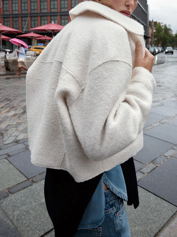 

Faionable Sweeti Bearound Cloth Jaet with Chest ket for Women New Arrival Autumn Season Ele Personali