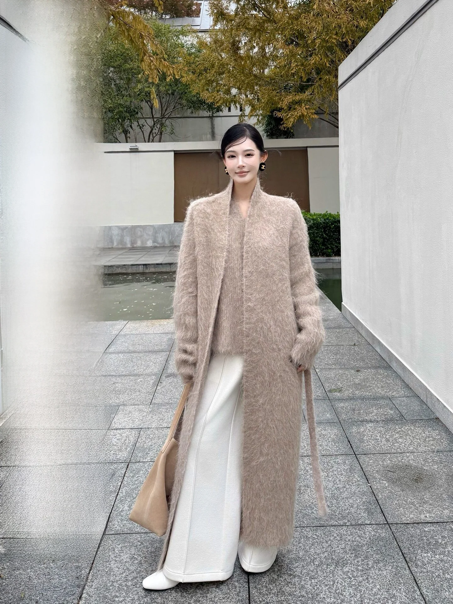 

Женский комплект: осенне-зимний вязаный свитер с V-образным вырезом и свободный кардиган с удлиненными рукавами