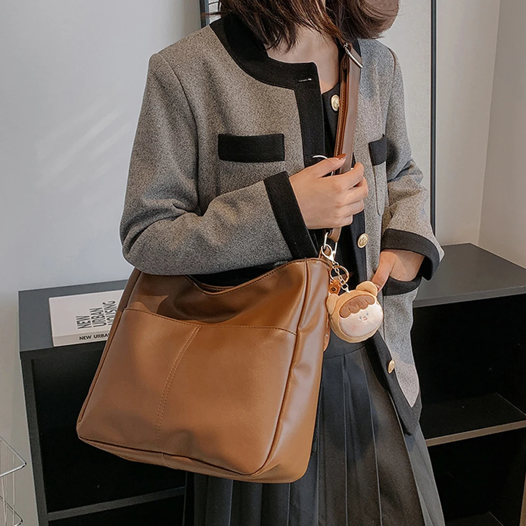 2024 Soft Leather Large Capacity Women\'s Tote Bag Simple Leisure College Student Classroom Bag Single Shoulder Crossover Commute