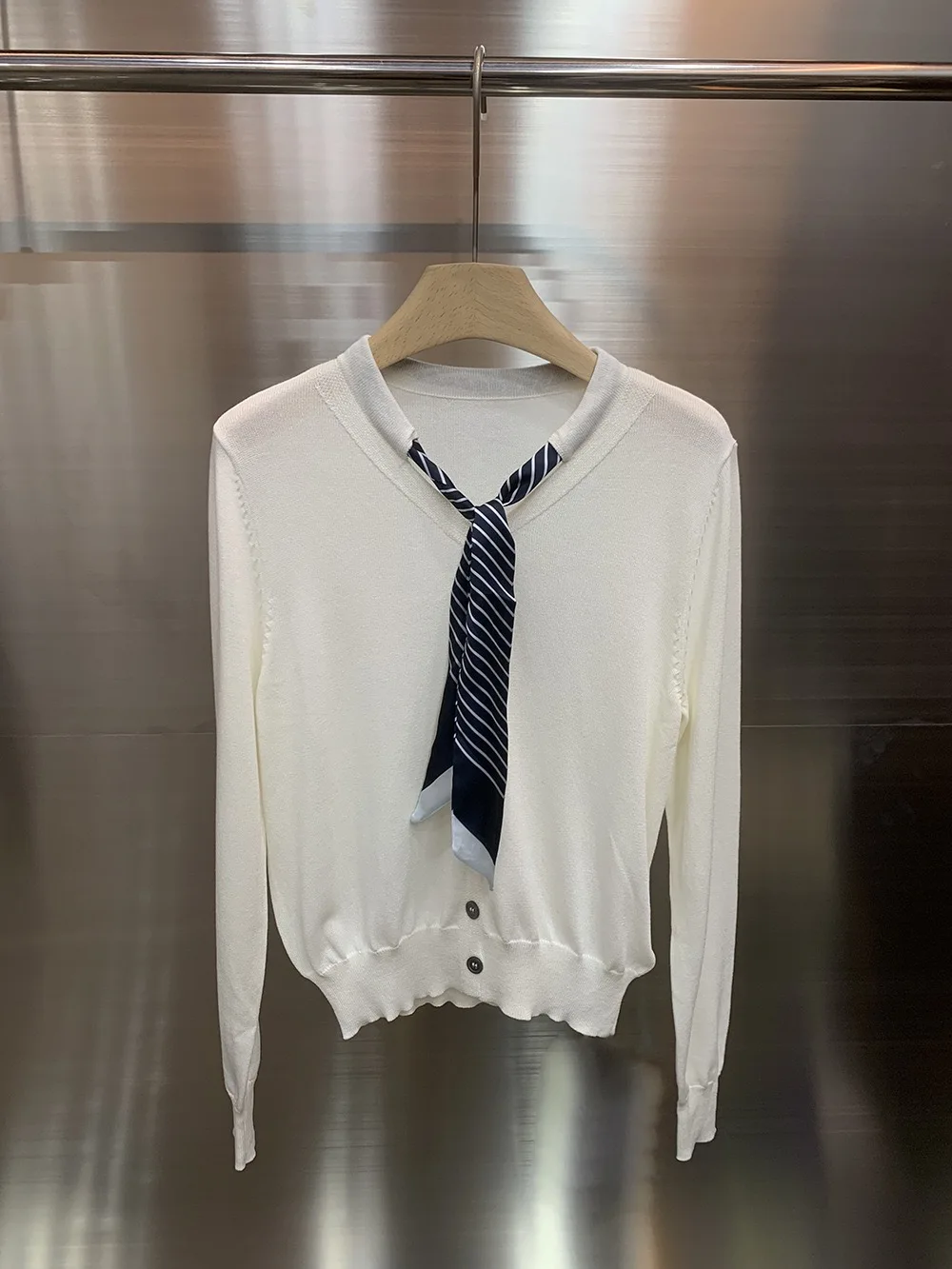 خريف 2025 جديد Sle المرأة محبوك مربوط سترة مفتوحة طويلة Sve سليم صالح خفيفة الوزن الدفء V-Ne معطف زر واحد