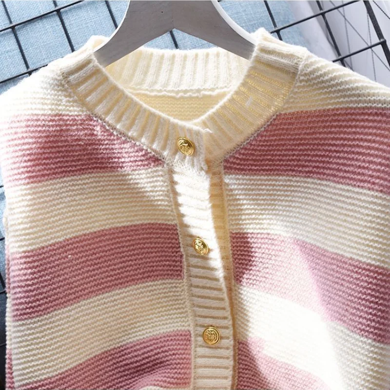 2023 Spring New Korean Loose Button O-neck Loose-fitting Stripes Office Lady Basic Casual Short Long Sleeve Knitted Cardigan