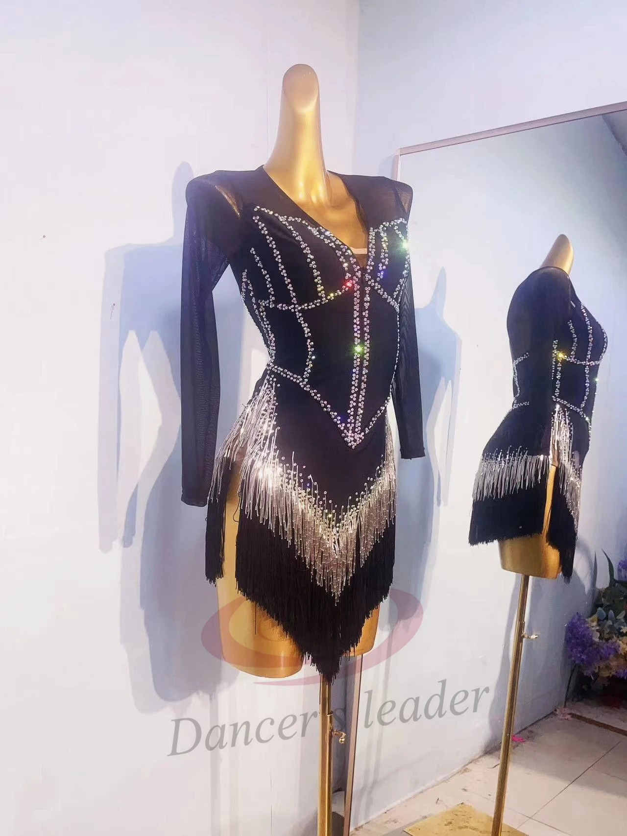 การแข่งขันเต้นรําละตินผู้หญิง High-end CUSTOM ผ้าไหมสีดําตาข่ายเพชร Tango เครื่องแต่งกายสีดําสระว่ายน้ําชุด