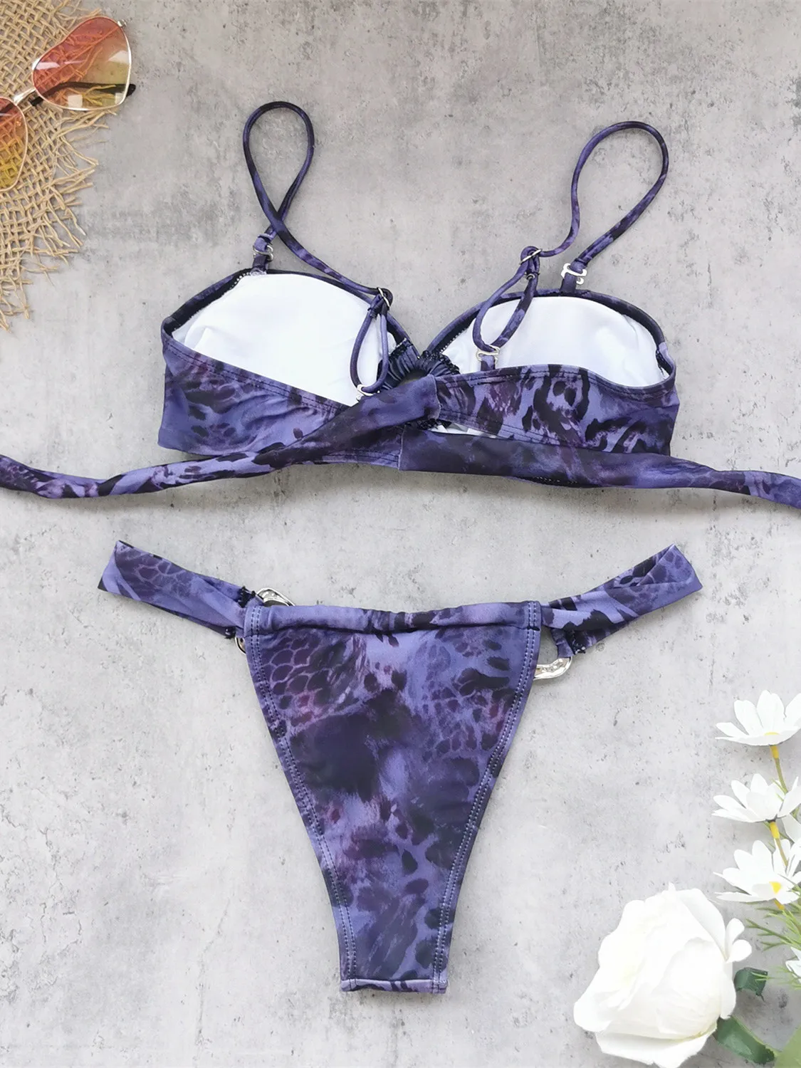 Micro bikini sexy a fascia 2025 donna cerchio di metallo scava fuori push up perizoma costume da bagno viola stampa pelle di serpente costume da bagno costumi da bagno