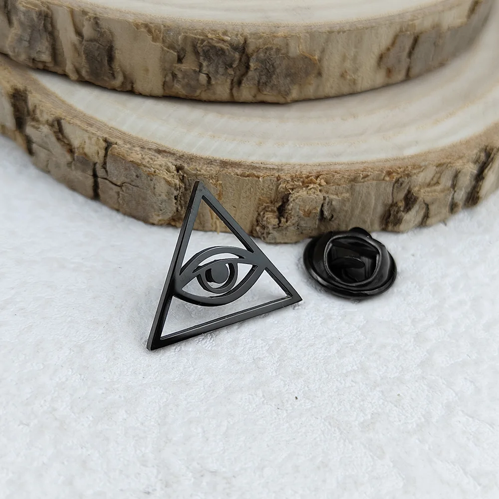 Alfileres de Ojo triangular de acero inoxidable, broche de ojo, pirámide egipcia Santa, amuleto de insignia de bolso, joyería para hombres y mujeres