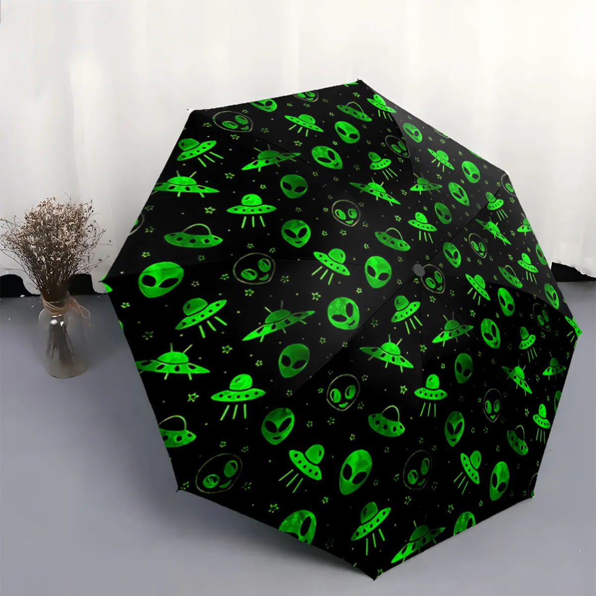 Green Alien and UFO Pattern Black Background Umbrella portable waterproof sun rain umbrella for outdoor travel beach