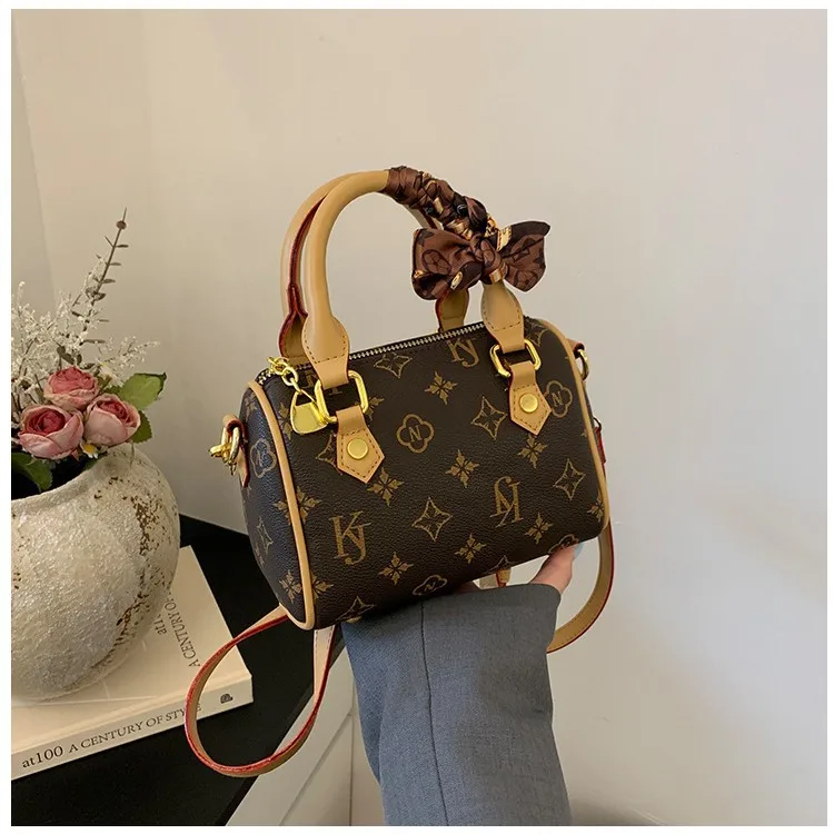 

2025 New Spring Summer Bucket Bag for Women, Multi-way Shoulder Crossbody Tote, Fashion Versatile Handbag for Daily Commute