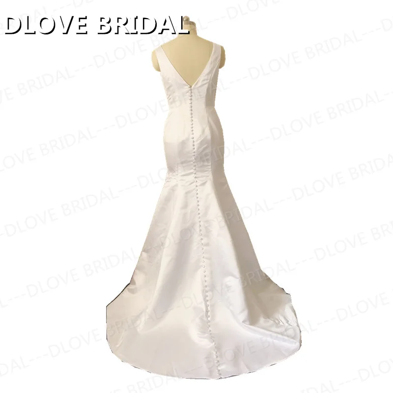 Simple Elegant V Back Satin Wedding Dress Summer Outdoor Light Buttons Bridal Gown with Detachable Belt and Big Bow Real Photos