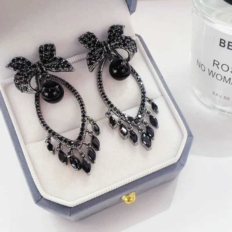 

Женские серьги Bilincolor Black Knot Tassel