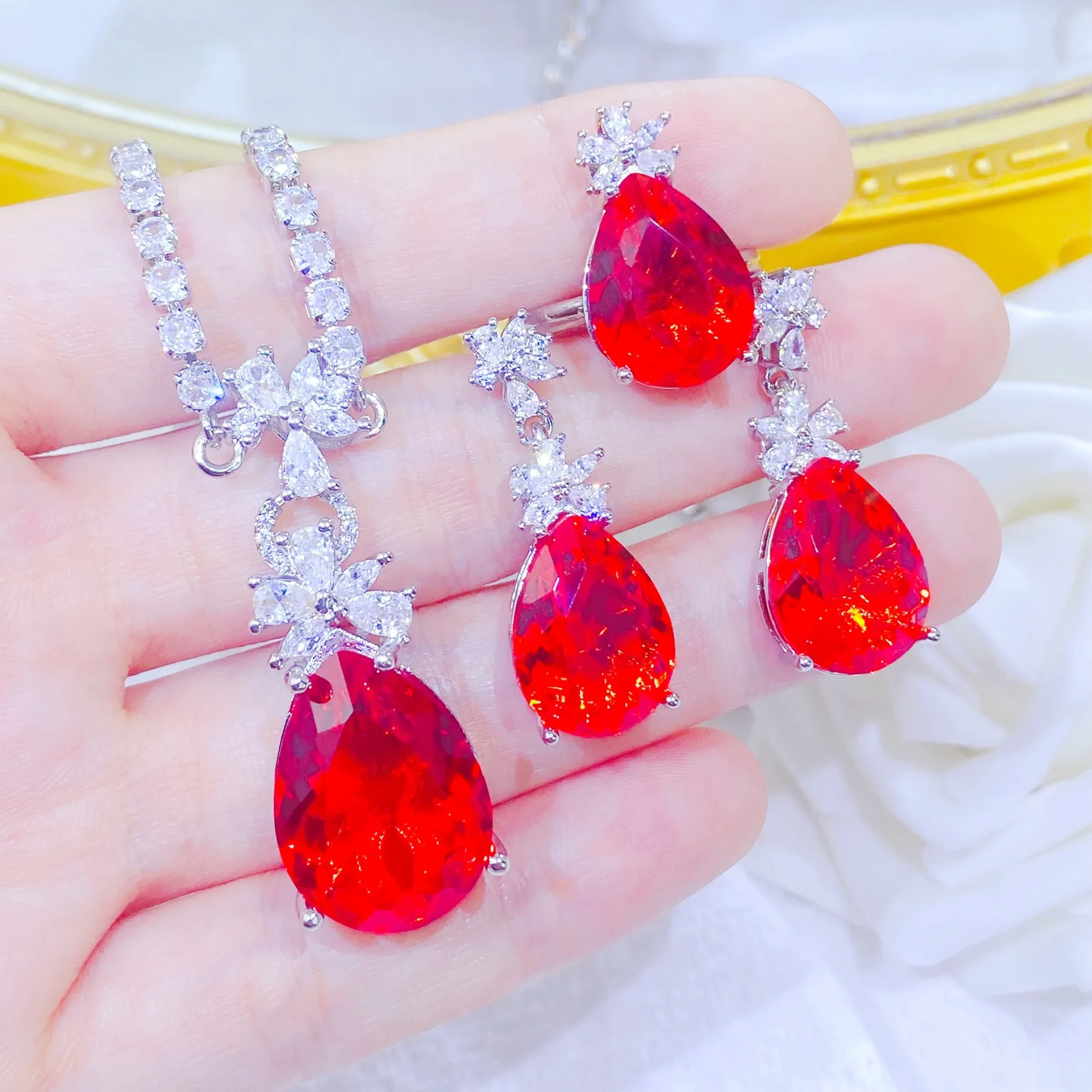 2023 Trendy Fashion 925 Silver Pear Shape Zircon Jewelry Set Stylish Earrings Ring Necklace Bridal Jewelry Wedding Jewelry Gift