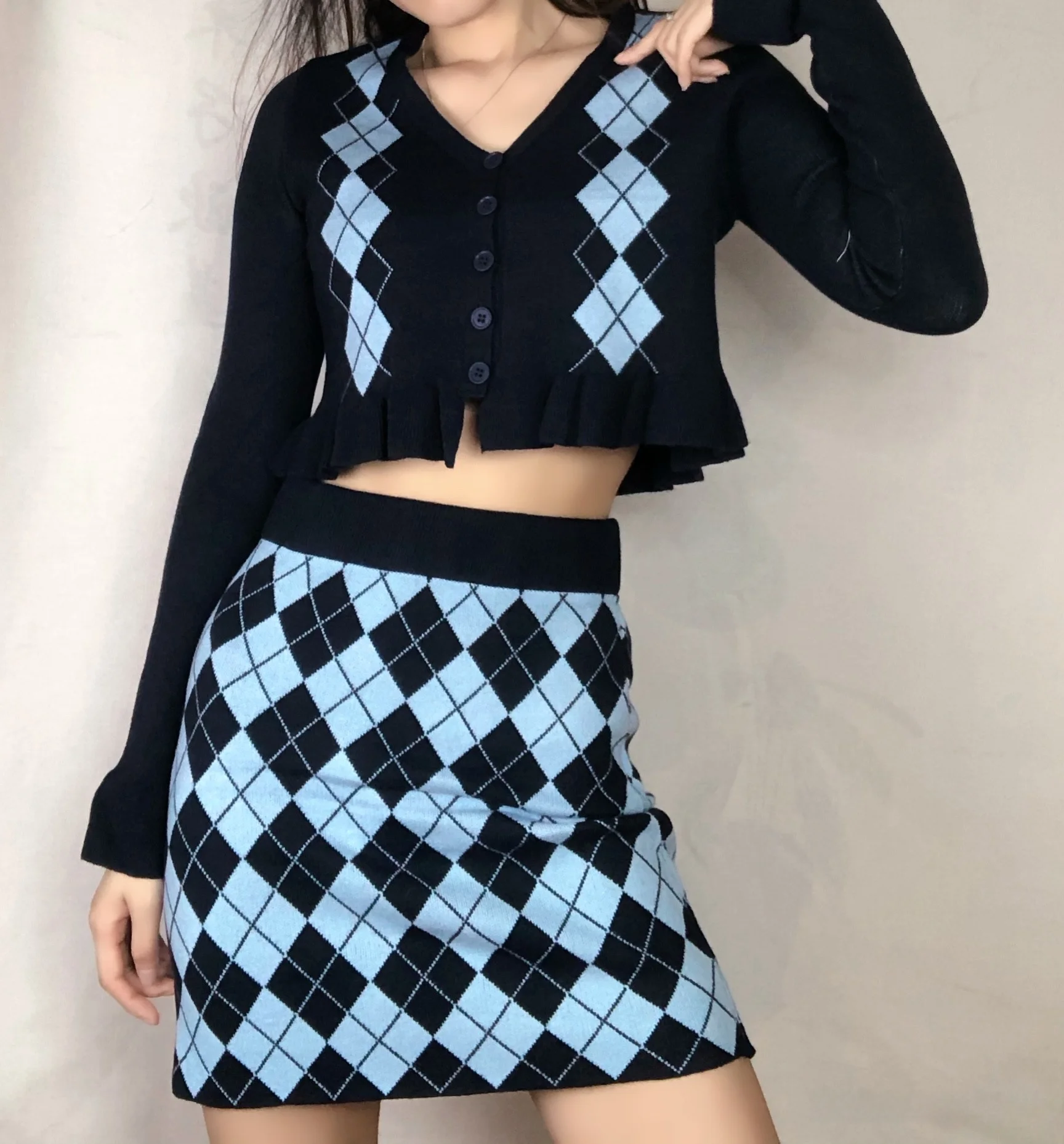 

Retro Hong Kong Sle Knitted ort Sweater with Lace Trim + High Waist Bodycon Skirt Faionable Cardigan Set for Women