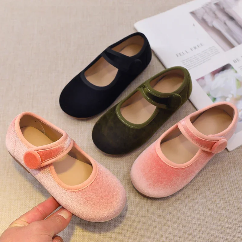 Nuovo 2024 autunno bambini scarpe da principessa ballerine da ragazza moda stile conciso velluto poco profondo elegante tutto-fiammifero bambini