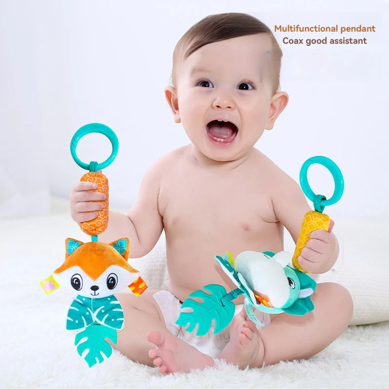 부드러운 봉제 아기 걸이 장난감 세트 - 유모차, 유아용 침대 및 자동차 좌석용 딸랑이 벨 및 씹을 수 있는 치아발육기 포함