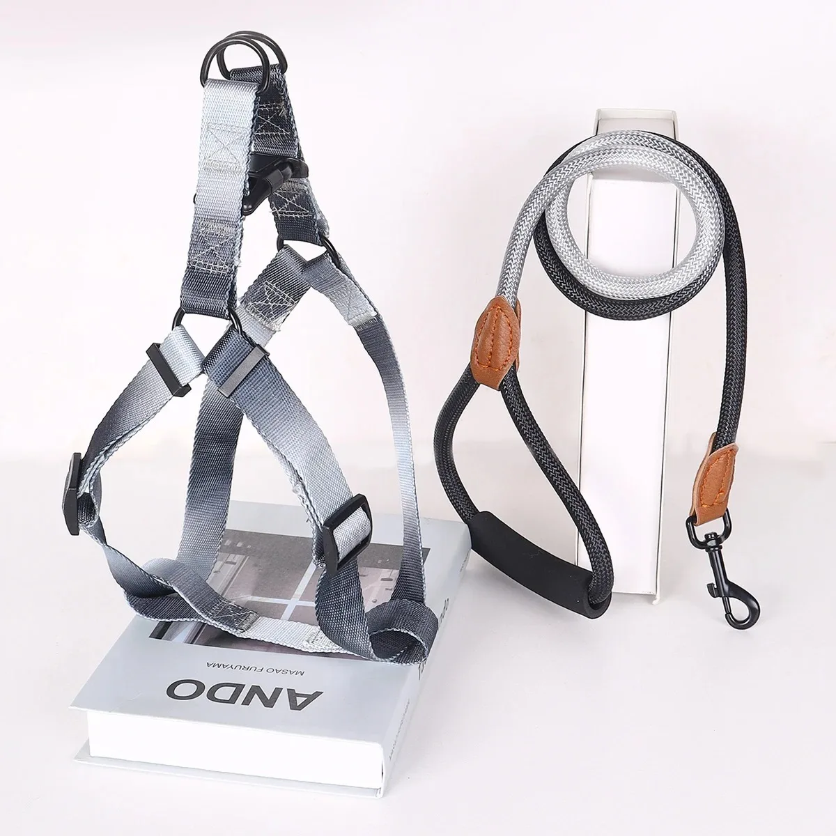 Cinturón de seguridad para perro y arnés de coche_voghion.com
