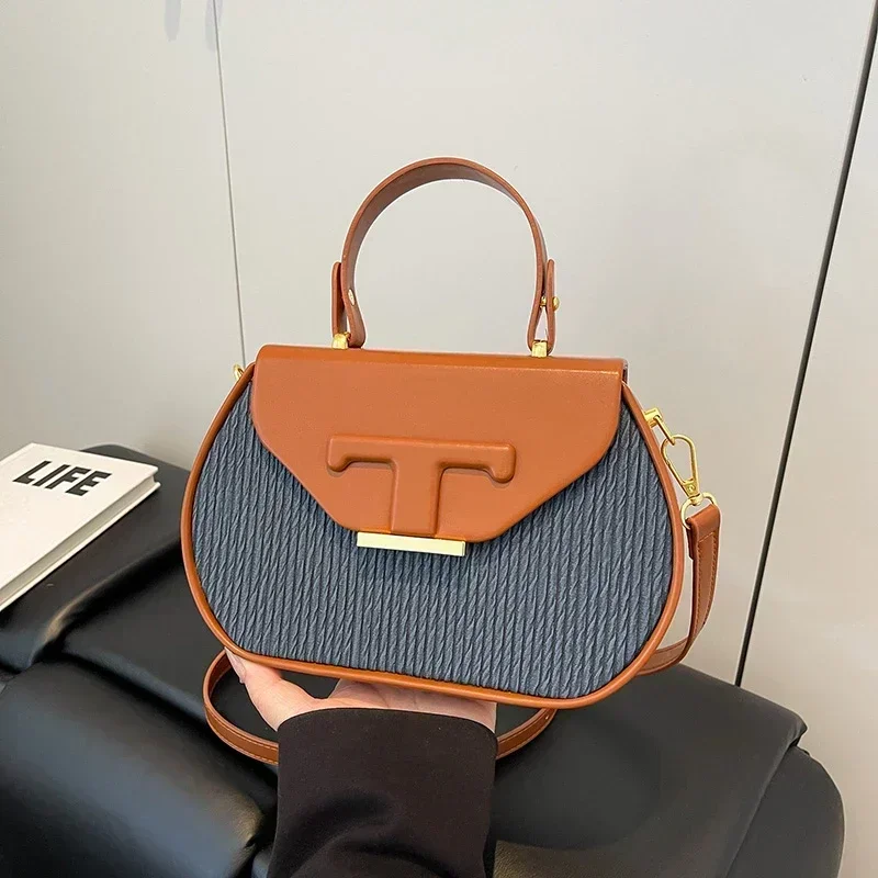 

Luxury Designer Leather Crossbody Bag Women Classic Vintage Tote Purse Minimalist Casual Fashionable Solid Color Shopper Handbag