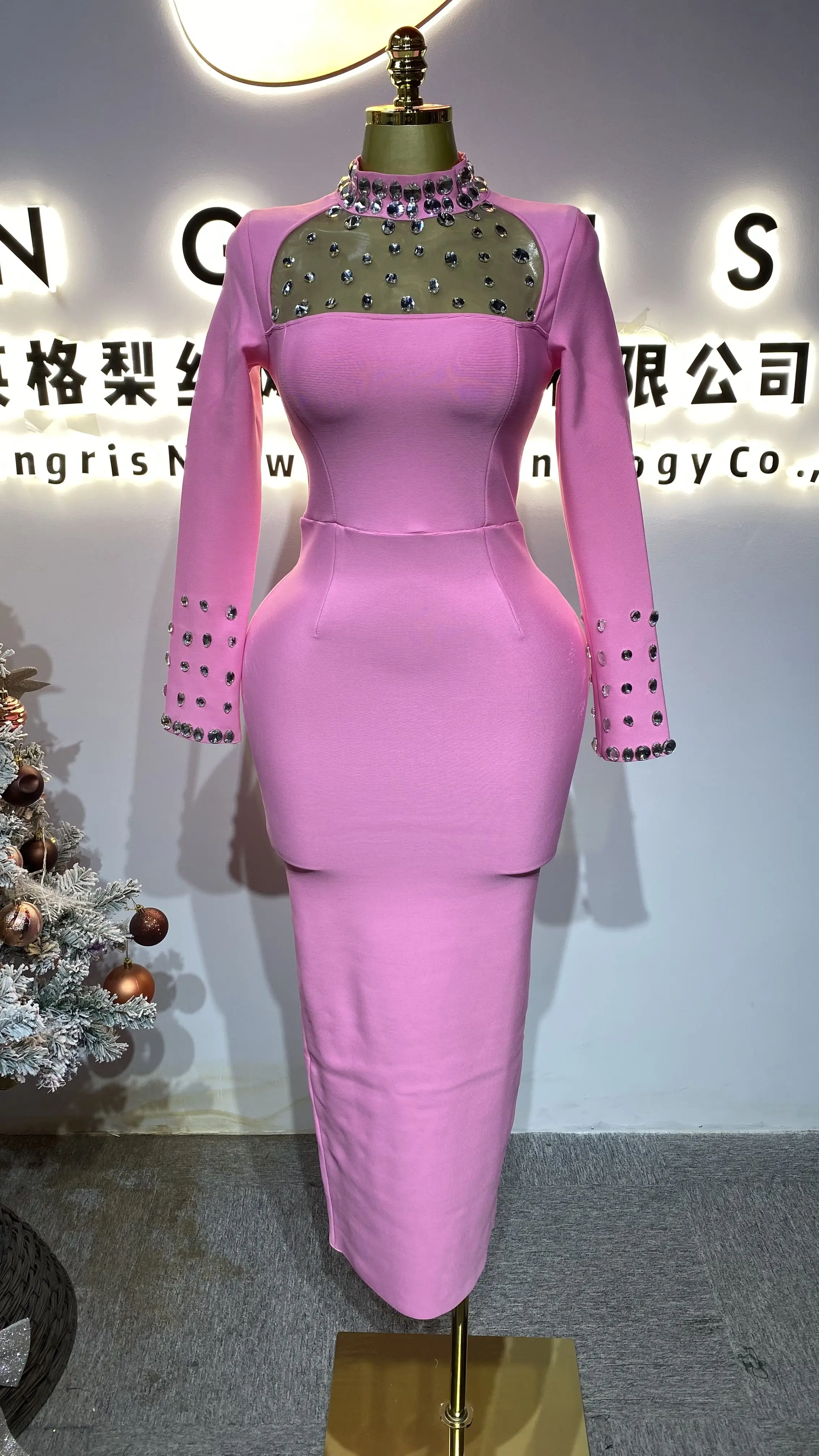 

Women's Carnival Rosa Long-Sleeved Elegant Women's Dress, Soft and Feminine Long Fitted Dress-GZXX258
