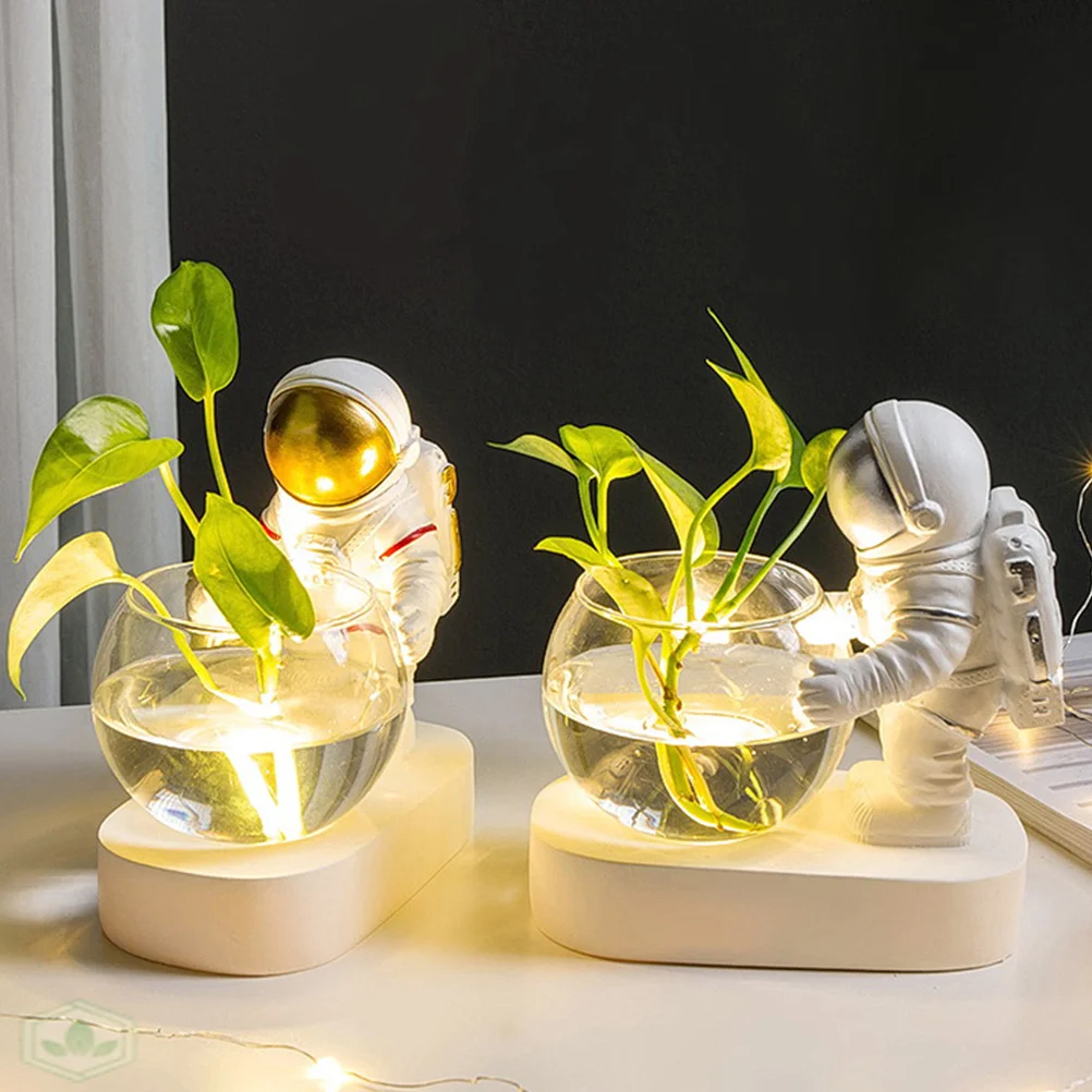 

Water Planter Resin Astronaut Glass Vase Lamp Hydroponic Succulents Ornament Home Decoration Water Planter with Light
