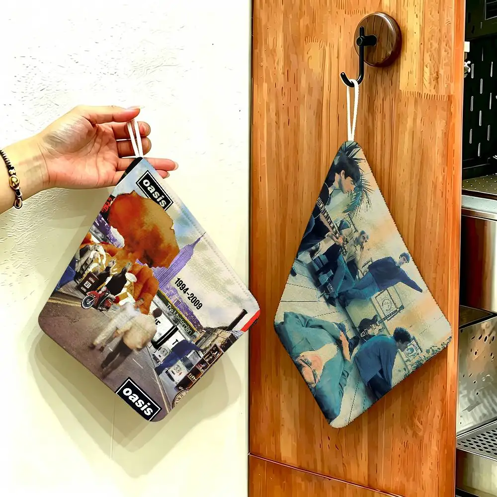 Classic O-Oasis Band Popular Hanging Kitchen Towel, Polyester Cotton Fabric, Absorbent Hand Wiping Towel for Home Dormitory