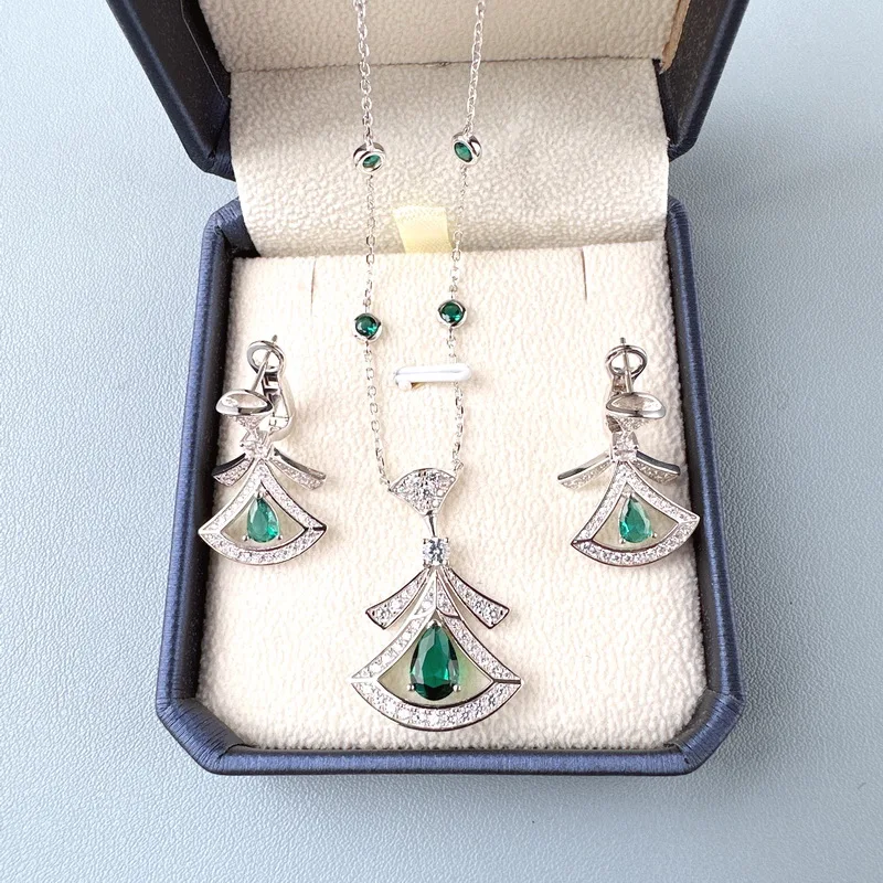 Designer Collection Style Earrings Necklace S925 Silver Plated Gold Settings Green Czech Zircon Fanned Pendant Jewelry Sets