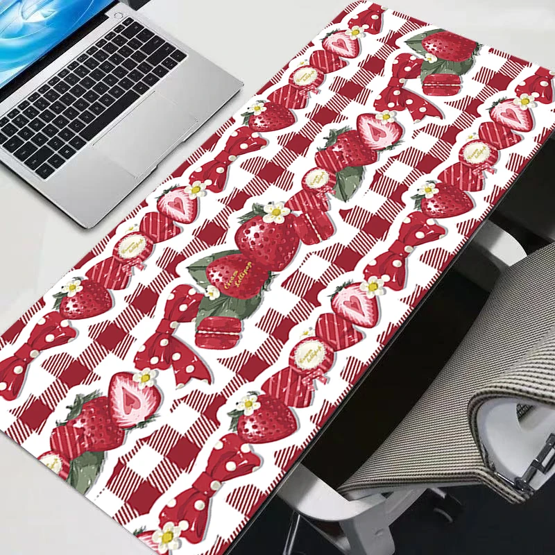 

Mouse Pad Large Gamer Keyboard Pad Rubber Desk Mouse Mat Carpet Strawberry Pattern Rubber Tapis Souris Gaming Notbook Mousepad