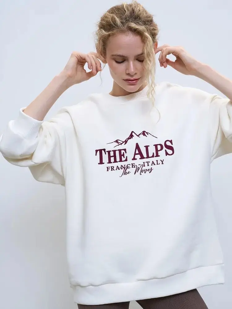 Grube polarowe miękkie bluzy Amerykański styl retro z nadrukiem liter Okrągły dekolt Biała bluza z kapturem Luźna damska bluza na jesień i zimę