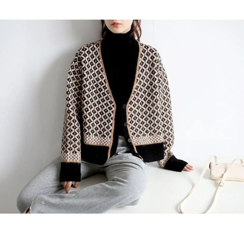 V Neck New Autumn Winter Women Knitted Single-breasted Cardigan Coat Korean Elegant Geometry Print Casual Loose Female Clothing