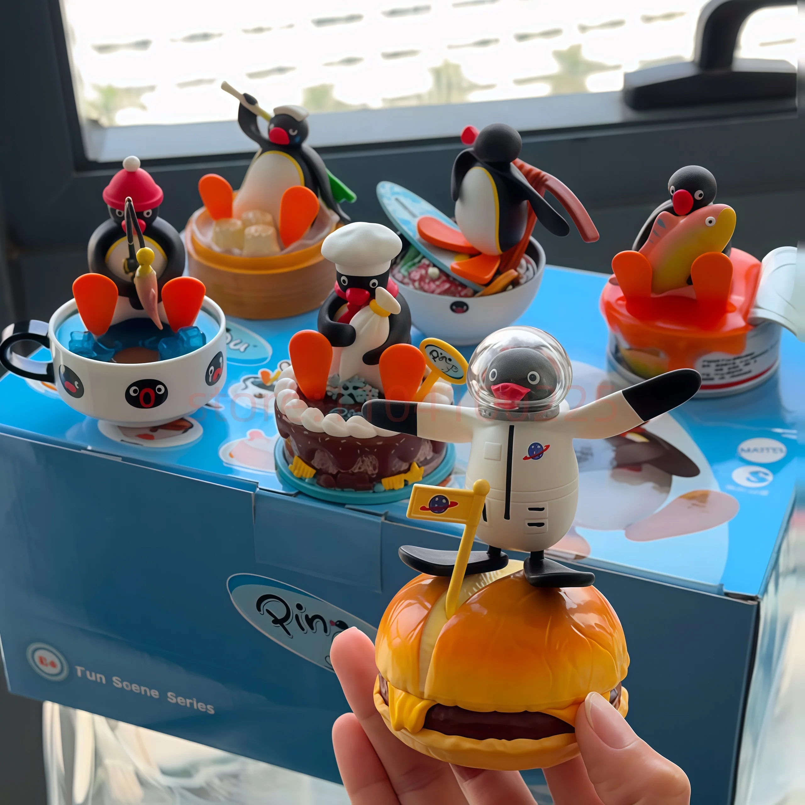 

Серия миниатюрных сцен Pingu, слепае яйцо, забавные украшения, слепая коробка, модная кукла пингвина, подарок на день рождения, коллекция аниме-фигурок, игрушки