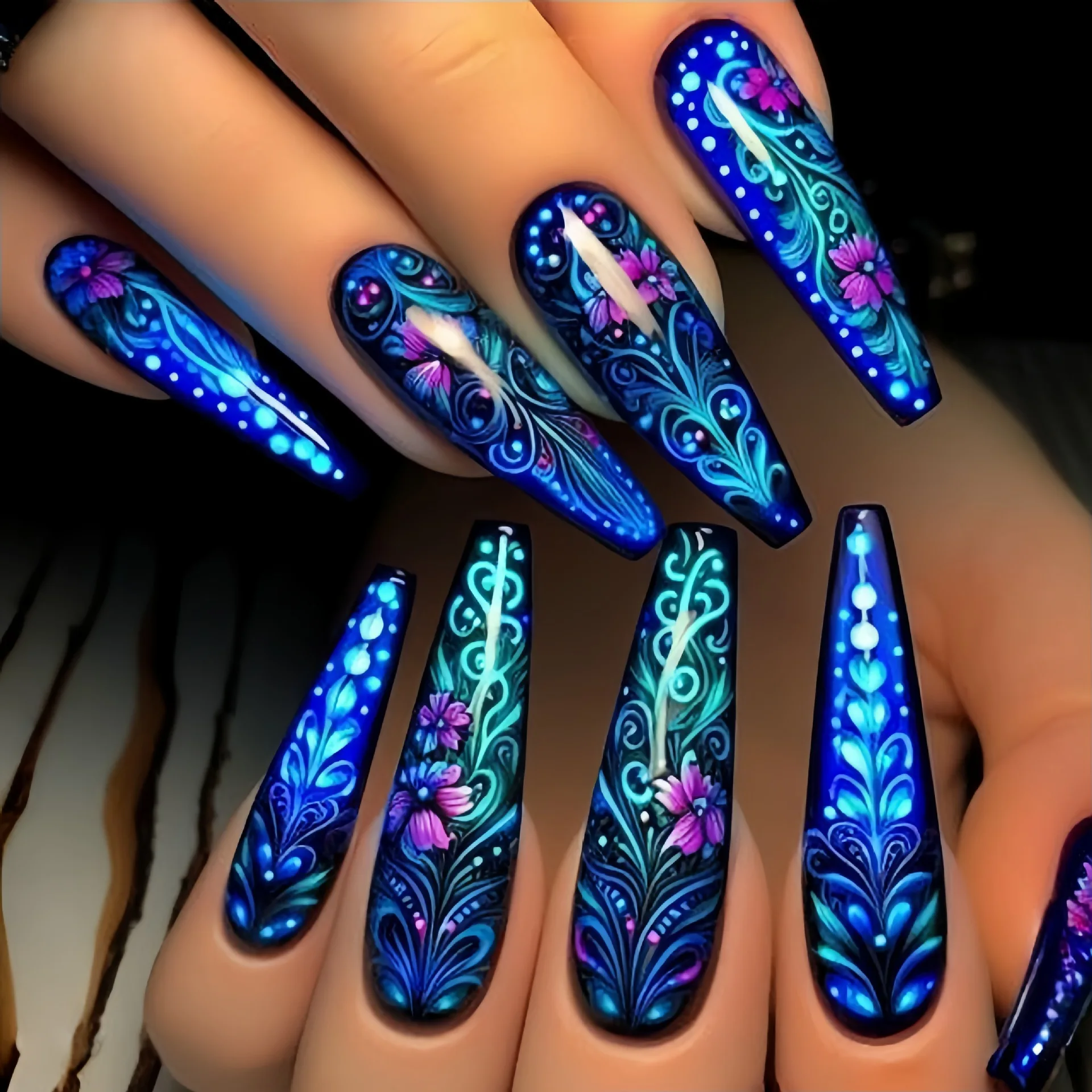24 pz/set Unghie finte medio lunghe per le donne Primavera estate fiori farfalla ape design faux ongles consigli premere su unghie finte art