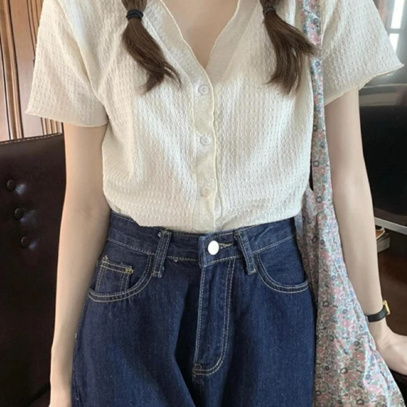 

2025 Summer New Design Sense Niche Pleated V-neck Single Breasted T-shirt Top