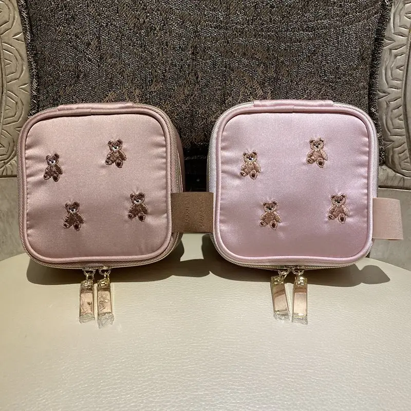 Fashion Sweet Cute Healing Bear custodie per il trucco squisite per le donne borsa per cosmetici da donna quadrata con ricamo in stile giapponese