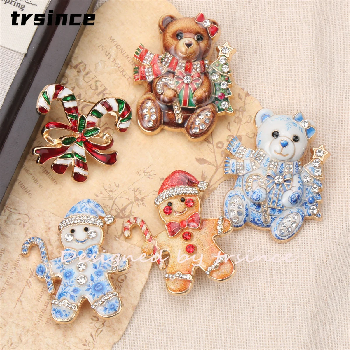 Retro Xmas Teddy Bear Brooch Enamel Rhinestone Christmas Tree Design Pin Winter Holiday Suit Scarf Decor Brooches & Pins