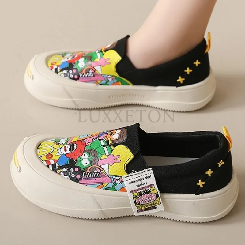 Thick Soled and Shallow Mouthed Cartoon Printed Skateboard Shoes with Breathable and Comfortable Mesh Fabric for Casual Wear