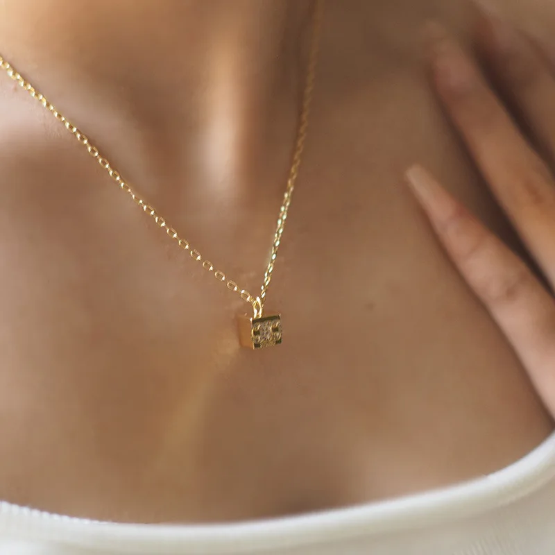 

Niche Minimalist Square - Pendant Collarbone Chain，European - American Style Fashion Gold - Plated Necklace