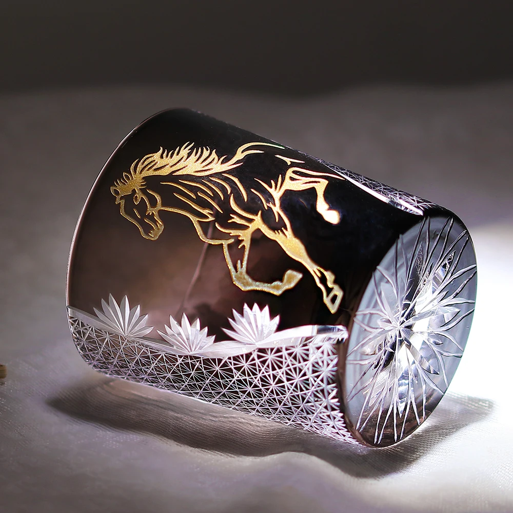 

Стакан из цветного хрусталя Edo Kiriko с золотым узором в виде лошади для виски и холодных напитков