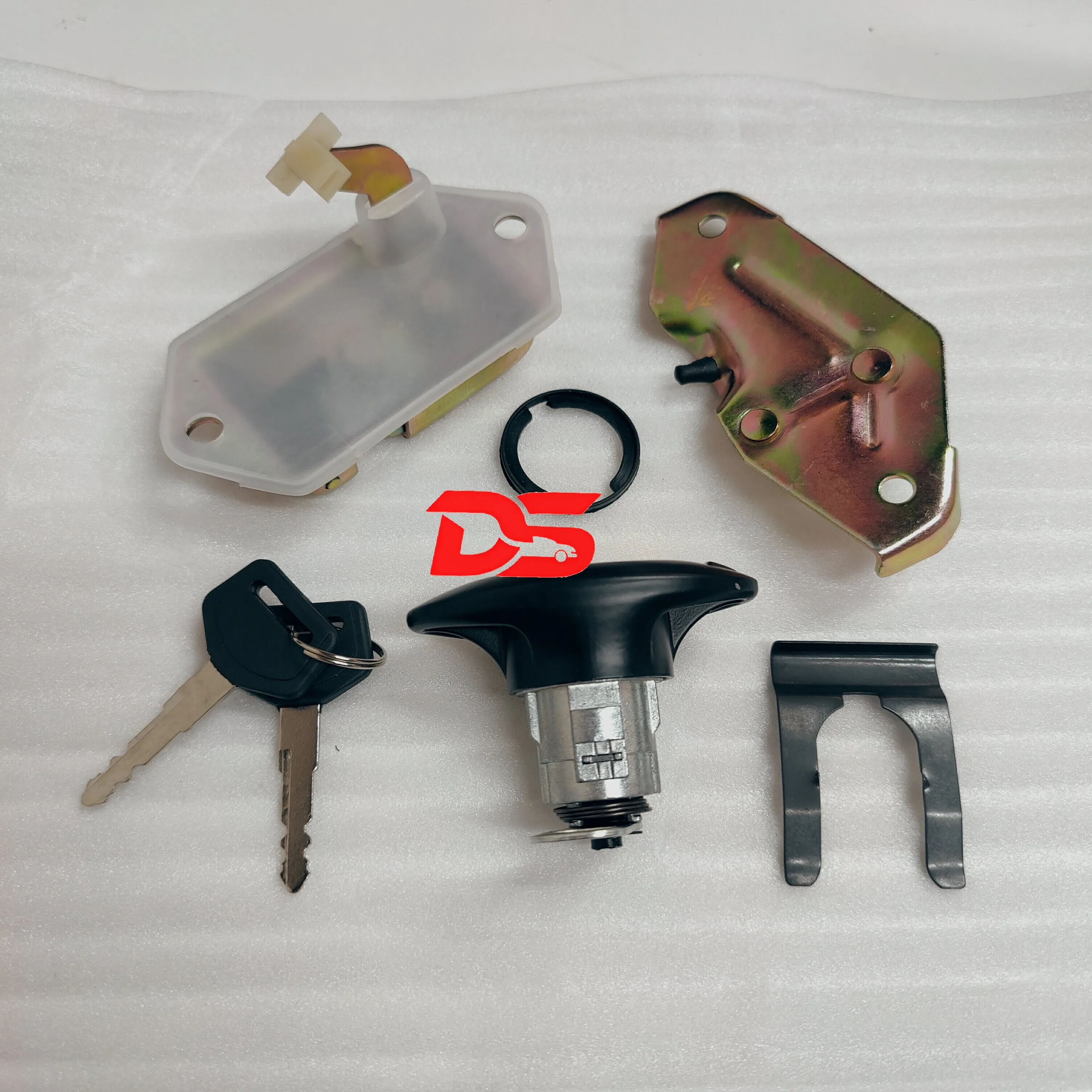 1set Rear door lock machine 69055-36011 for Toyota COASTER  back door lock core 6905536011 view 2